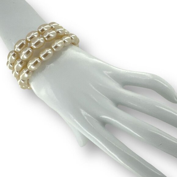 Three Strands Imitation Pearls Beaded Bracelet Gold Plated Fold Over Clasp - Picture 4 of 7